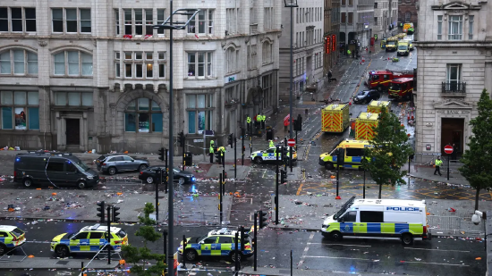 股票按月配资 英国利物浦足球夺冠庆祝游行发生汽车冲撞行人事件